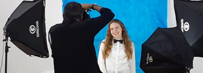 Alunos da 3EM fazem fotos para quadro de formatura