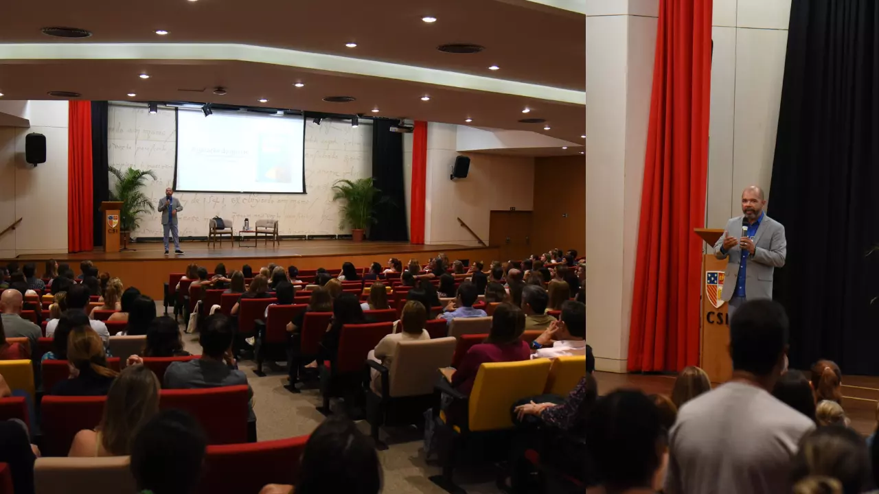 Famílias participam de palestra sobre saúde mental de crianças e adolescentes e uso excessivo de tecnologia